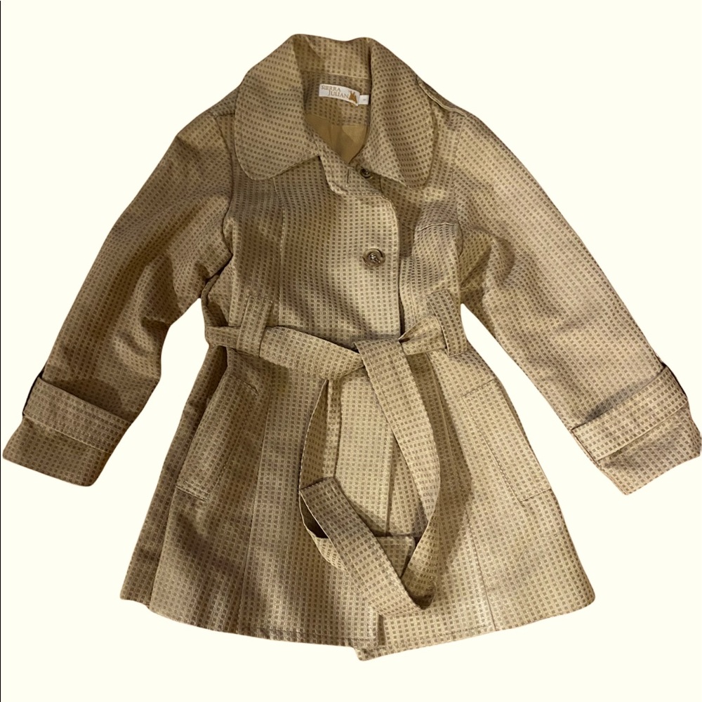 HP Sierra Julian girls trench coat belt pockets.  Size 8 years old.